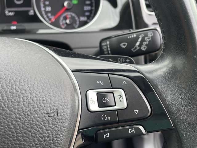 フォルクスワーゲン ゴルフ オールスター 神奈川県 2016(平28)年 5.1万km カーボンスティールグレーM 純正ナビ/【CD/DVD/SD/BT/USB/MirrorLink/フルセグTV】/バックカメラ/レーダークルーズコントロール/パドルシフト/ダウンヒルアシストコントロール/レーンキープアシスト/疲労検知システム/電動パーキングブレーキ/オートブレーキホールド/オートライト/オートワイパー/衝突被害軽減システム/横滑り防止装置/盗難防止装置/アイドリングストップ/ステアリングスイッチ/ISOFIX/新車時保証書/取扱説明書/スペアキー×１