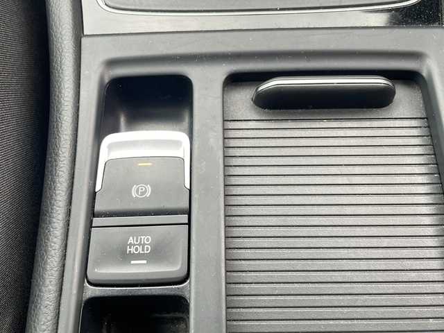 フォルクスワーゲン ゴルフ オールスター 神奈川県 2016(平28)年 5.1万km カーボンスティールグレーM 純正ナビ/【CD/DVD/SD/BT/USB/MirrorLink/フルセグTV】/バックカメラ/レーダークルーズコントロール/パドルシフト/ダウンヒルアシストコントロール/レーンキープアシスト/疲労検知システム/電動パーキングブレーキ/オートブレーキホールド/オートライト/オートワイパー/衝突被害軽減システム/横滑り防止装置/盗難防止装置/アイドリングストップ/ステアリングスイッチ/ISOFIX/新車時保証書/取扱説明書/スペアキー×１