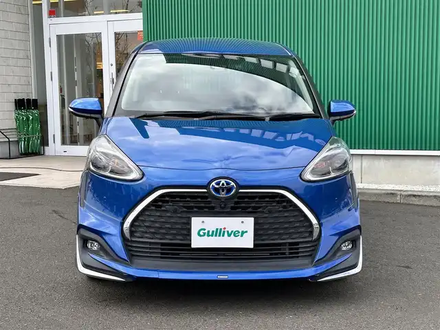 トヨタ シエンタ ハイブリッド ファンベースG 宮城県 2019(平31)年 4.2万km コバルトブルーメタリック LEDランプパッケージ/・オートレベリング機能付LEDヘッドランプ/・オートライト/・LEDフロントフォグランプ/・レッド加飾付クリアレンズLEDリアコンビネーションランプ/パノラミックビュー対応ナビレディパッケージ/・パノラミックビューモニター/・ステアリングスイッチ/・ドアミラーヒーター/インテリジェントクリアランスソナー/シートヒーター（運転席/助手席）/ステアリングヒーター/＝＝＝/セーフティセンス/・プリクラッシュセーフティ/・レーンディパーチャーアラート/・オートマチックハイビーム/先行車発進告知機能/純正ナビ（NSZT-W68T）/・CD/DVD/・Bluetooth/・フルセグTV/ビルトインETC/ドライブレコーダー/革巻きステアリング/電動格納ミラー/純正フロアマット/純正ドアバイザー/Wエアバッグ