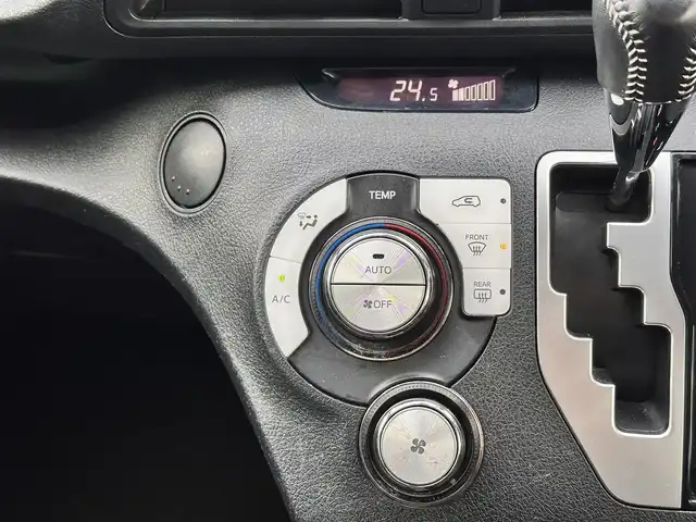 トヨタ シエンタ ハイブリッド ファンベースG 宮城県 2019(平31)年 4.2万km コバルトブルーメタリック LEDランプパッケージ/・オートレベリング機能付LEDヘッドランプ/・オートライト/・LEDフロントフォグランプ/・レッド加飾付クリアレンズLEDリアコンビネーションランプ/パノラミックビュー対応ナビレディパッケージ/・パノラミックビューモニター/・ステアリングスイッチ/・ドアミラーヒーター/インテリジェントクリアランスソナー/シートヒーター（運転席/助手席）/ステアリングヒーター/＝＝＝/セーフティセンス/・プリクラッシュセーフティ/・レーンディパーチャーアラート/・オートマチックハイビーム/先行車発進告知機能/純正ナビ（NSZT-W68T）/・CD/DVD/・Bluetooth/・フルセグTV/ビルトインETC/ドライブレコーダー/革巻きステアリング/電動格納ミラー/純正フロアマット/純正ドアバイザー/Wエアバッグ