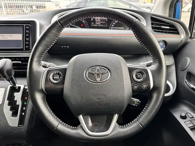 トヨタ シエンタ ハイブリッド ファンベースG 宮城県 2019(平31)年 4.2万km コバルトブルーメタリック LEDランプパッケージ/・オートレベリング機能付LEDヘッドランプ/・オートライト/・LEDフロントフォグランプ/・レッド加飾付クリアレンズLEDリアコンビネーションランプ/パノラミックビュー対応ナビレディパッケージ/・パノラミックビューモニター/・ステアリングスイッチ/・ドアミラーヒーター/インテリジェントクリアランスソナー/シートヒーター（運転席/助手席）/ステアリングヒーター/＝＝＝/セーフティセンス/・プリクラッシュセーフティ/・レーンディパーチャーアラート/・オートマチックハイビーム/先行車発進告知機能/純正ナビ（NSZT-W68T）/・CD/DVD/・Bluetooth/・フルセグTV/ビルトインETC/ドライブレコーダー/革巻きステアリング/電動格納ミラー/純正フロアマット/純正ドアバイザー/Wエアバッグ