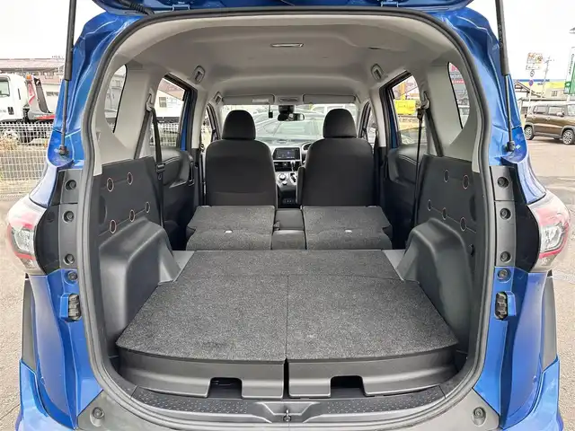 トヨタ シエンタ ハイブリッド ファンベースG 宮城県 2019(平31)年 4.2万km コバルトブルーメタリック LEDランプパッケージ/・オートレベリング機能付LEDヘッドランプ/・オートライト/・LEDフロントフォグランプ/・レッド加飾付クリアレンズLEDリアコンビネーションランプ/パノラミックビュー対応ナビレディパッケージ/・パノラミックビューモニター/・ステアリングスイッチ/・ドアミラーヒーター/インテリジェントクリアランスソナー/シートヒーター（運転席/助手席）/ステアリングヒーター/＝＝＝/セーフティセンス/・プリクラッシュセーフティ/・レーンディパーチャーアラート/・オートマチックハイビーム/先行車発進告知機能/純正ナビ（NSZT-W68T）/・CD/DVD/・Bluetooth/・フルセグTV/ビルトインETC/ドライブレコーダー/革巻きステアリング/電動格納ミラー/純正フロアマット/純正ドアバイザー/Wエアバッグ