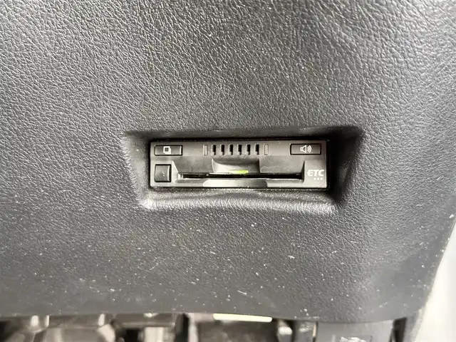 トヨタ シエンタ ハイブリッド ファンベースG 宮城県 2019(平31)年 4.2万km コバルトブルーメタリック LEDランプパッケージ/・オートレベリング機能付LEDヘッドランプ/・オートライト/・LEDフロントフォグランプ/・レッド加飾付クリアレンズLEDリアコンビネーションランプ/パノラミックビュー対応ナビレディパッケージ/・パノラミックビューモニター/・ステアリングスイッチ/・ドアミラーヒーター/インテリジェントクリアランスソナー/シートヒーター（運転席/助手席）/ステアリングヒーター/＝＝＝/セーフティセンス/・プリクラッシュセーフティ/・レーンディパーチャーアラート/・オートマチックハイビーム/先行車発進告知機能/純正ナビ（NSZT-W68T）/・CD/DVD/・Bluetooth/・フルセグTV/ビルトインETC/ドライブレコーダー/革巻きステアリング/電動格納ミラー/純正フロアマット/純正ドアバイザー/Wエアバッグ