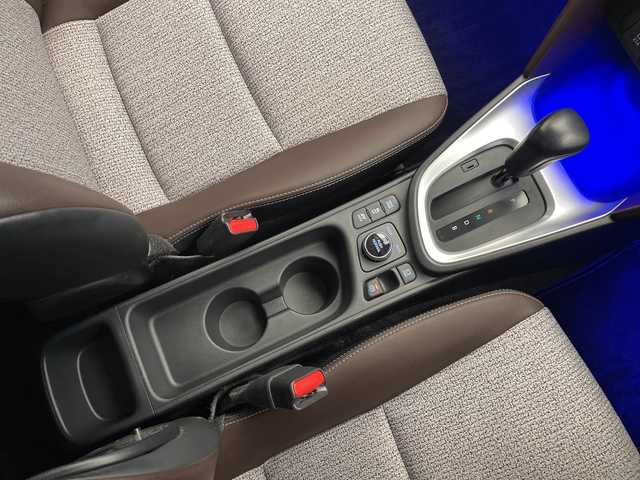 トヨタ ヤリスクロス ハイブリッド Z 長野県 2021(令3)年 8.1万km ホワイトパールクリスタルシャイン ４ＷＤ/純正ナビ/ＣＤ・ＤＶＤ再生/Bluetooth Audio/バックカメラ/前後ドライブレコーダー/衝突被害軽減ブレーキ/オートマチックハイビーム/レーンディパーチャーアラート/Ｄ席パワーシート/前席シートヒーター/LEDヘッドライト/オートライト/純正アルミ＋サマータイヤ車載/Miracast/スマートキーx2/プッシュスタート