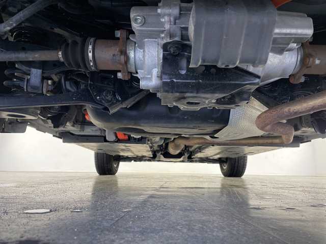 トヨタ ヤリスクロス ハイブリッド Z 長野県 2021(令3)年 8.1万km ホワイトパールクリスタルシャイン ４ＷＤ/純正ナビ/ＣＤ・ＤＶＤ再生/Bluetooth Audio/バックカメラ/前後ドライブレコーダー/衝突被害軽減ブレーキ/オートマチックハイビーム/レーンディパーチャーアラート/Ｄ席パワーシート/前席シートヒーター/LEDヘッドライト/オートライト/純正アルミ＋サマータイヤ車載/Miracast/スマートキーx2/プッシュスタート