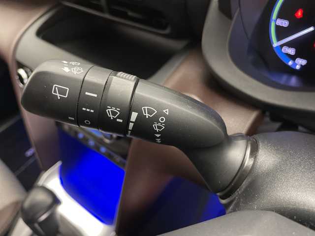 トヨタ ヤリスクロス ハイブリッド Z 長野県 2021(令3)年 8.1万km ホワイトパールクリスタルシャイン ４ＷＤ/純正ナビ/ＣＤ・ＤＶＤ再生/Bluetooth Audio/バックカメラ/前後ドライブレコーダー/衝突被害軽減ブレーキ/オートマチックハイビーム/レーンディパーチャーアラート/Ｄ席パワーシート/前席シートヒーター/LEDヘッドライト/オートライト/純正アルミ＋サマータイヤ車載/Miracast/スマートキーx2/プッシュスタート