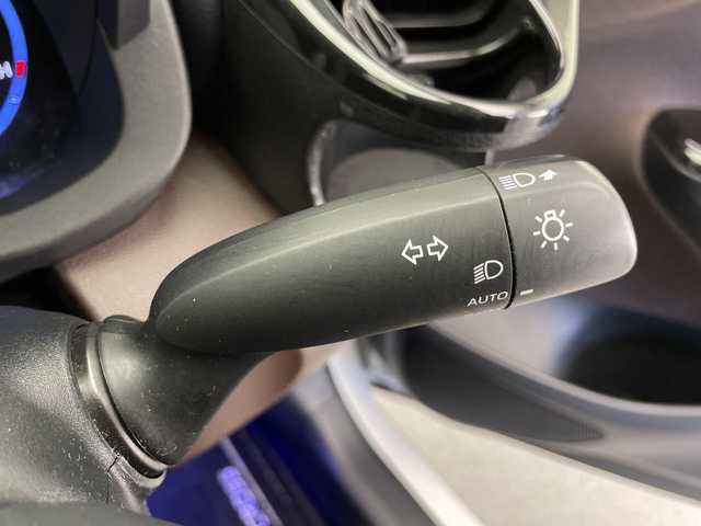 トヨタ ヤリスクロス ハイブリッド Z 長野県 2021(令3)年 8.1万km ホワイトパールクリスタルシャイン ４ＷＤ/純正ナビ/ＣＤ・ＤＶＤ再生/Bluetooth Audio/バックカメラ/前後ドライブレコーダー/衝突被害軽減ブレーキ/オートマチックハイビーム/レーンディパーチャーアラート/Ｄ席パワーシート/前席シートヒーター/LEDヘッドライト/オートライト/純正アルミ＋サマータイヤ車載/Miracast/スマートキーx2/プッシュスタート