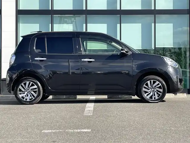 トヨタ パッソ モーダ　Gパッケージ 和歌山県 2018(平30)年 1.8万km ブラックマイカメタリック 純正7インチナビ（NSZT-W66T)/バックカメラ/衝突軽減ブレーキ/前後コーナーセンサー/オートライト/横滑り防止/ビルトインETC/ドラレコ/ステリモ/LEDヘッドライト/フォグランプ