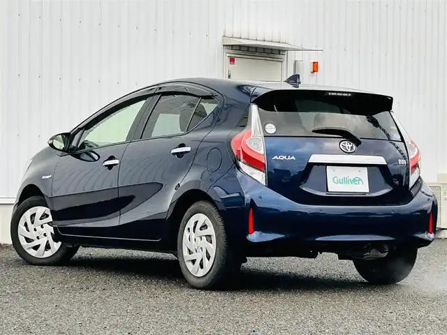 トヨタ アクア S スタイルブラック 熊本県 2018(平30)年 5.2万km ダークブルーマイカ 純正ナビ/・AM/FM/CD/DVD/BT/SD/・フルセグTV/・バックカメラ/トヨタセーフティセンス/・プリクラッシュセーフティ/・レーンディパーチャーアラート/・オートマチックハイビーム/・先行車発進お知らせ/純正フロアマット/ETC/横滑り防止装置/電動格納ミラー/ウインカーミラー/ドアバイザー/プッシュスタート/スマートキー