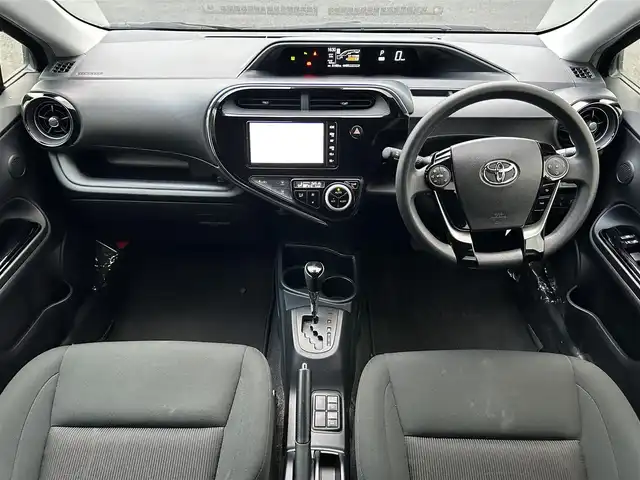 トヨタ アクア S スタイルブラック 熊本県 2018(平30)年 5.2万km ダークブルーマイカ 純正ナビ/・AM/FM/CD/DVD/BT/SD/・フルセグTV/・バックカメラ/トヨタセーフティセンス/・プリクラッシュセーフティ/・レーンディパーチャーアラート/・オートマチックハイビーム/・先行車発進お知らせ/純正フロアマット/ETC/横滑り防止装置/電動格納ミラー/ウインカーミラー/ドアバイザー/プッシュスタート/スマートキー