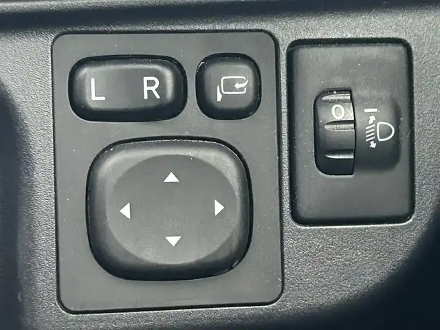 トヨタ アクア S スタイルブラック 熊本県 2018(平30)年 5.2万km ダークブルーマイカ 純正ナビ/・AM/FM/CD/DVD/BT/SD/・フルセグTV/・バックカメラ/トヨタセーフティセンス/・プリクラッシュセーフティ/・レーンディパーチャーアラート/・オートマチックハイビーム/・先行車発進お知らせ/純正フロアマット/ETC/横滑り防止装置/電動格納ミラー/ウインカーミラー/ドアバイザー/プッシュスタート/スマートキー