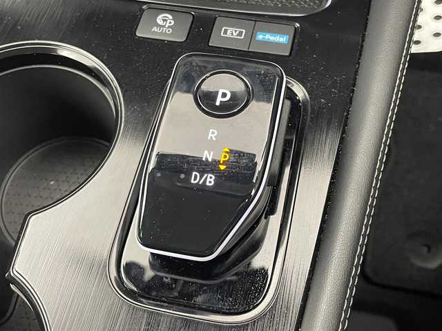 日産 エクストレイル G e－4ORCE 愛知県 2024(令6)年 0.5万km ダイヤモンドブラック ・禁煙車/・純正12.3インチナビ/（フルセグTV/Bluetooth/AppleCarPlay/AndroidAuto）/・アラウンドビューモニター/・ビルトインETC2.0/・純正LED/・オートライト/・プロパイロット/・エマージェンシーブレーキ/・LDW/・BSW/・RCTA/・デジタルインナーミラー/・電動パーキング/・オートホールド/・全席シートヒーター/・パワーシート（D+N）/・シートメモリ/・ステアリングリモコン/・革巻きステアリング/・ステアリングヒーター/・踏み間違い防止/・ふらつき警報/・前後ドライブレコーダー/・パワーバックドア/・AC100V/・スマートキー/・純正19インチアルミホイール/・ワイヤレス充電