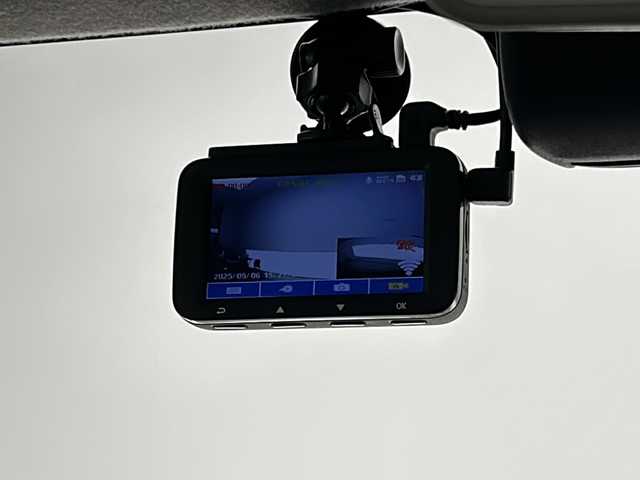 スズキ クロスビー HYBRID MZ 千葉県 2022(令4)年 3.5万km バーニングレッドパールメタリック/ブラック2トーン 純正ディスプレイオーディオ/　CD/DVD/Bluetooth/レーダークルーズコントロール/レーンキープアシスト/衝突軽減ブレーキ/コーナーセンサー（後）/先行車発進警報/オートハイビーム/パドルシフト/前席シートヒーター/LEDヘッドライト/フォグランプ/ETC/前後ドラレコ/バックカメラ/シートバックテーブル/電動格納ミラー/フロアマット