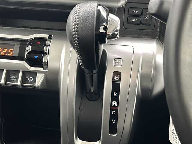 スズキ クロスビー HYBRID MZ 千葉県 2022(令4)年 3.5万km バーニングレッドパールメタリック/ブラック2トーン 純正ディスプレイオーディオ/　CD/DVD/Bluetooth/レーダークルーズコントロール/レーンキープアシスト/衝突軽減ブレーキ/コーナーセンサー（後）/先行車発進警報/オートハイビーム/パドルシフト/前席シートヒーター/LEDヘッドライト/フォグランプ/ETC/前後ドラレコ/バックカメラ/シートバックテーブル/電動格納ミラー/フロアマット