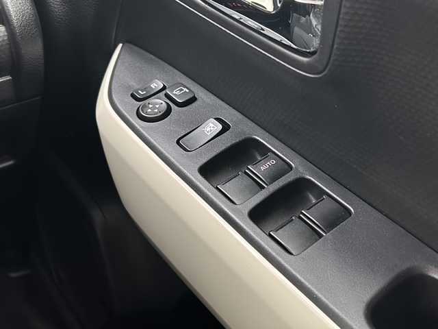 スズキ クロスビー HYBRID MZ 千葉県 2022(令4)年 3.5万km バーニングレッドパールメタリック/ブラック2トーン 純正ディスプレイオーディオ/　CD/DVD/Bluetooth/レーダークルーズコントロール/レーンキープアシスト/衝突軽減ブレーキ/コーナーセンサー（後）/先行車発進警報/オートハイビーム/パドルシフト/前席シートヒーター/LEDヘッドライト/フォグランプ/ETC/前後ドラレコ/バックカメラ/シートバックテーブル/電動格納ミラー/フロアマット