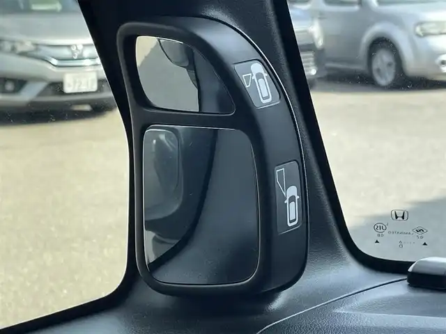 ホンダ Ｎ ＢＯＸ カスタム G Lパッケージ 佐賀県 2016(平28)年 10.2万km プレミアムベルベットパープル・パール 社外メモリーナビゲーション/・フルセグTV/CD/DVD/SD/Bluetooth/バックカメラ/ビルトインETC/横滑り防止装置/片側パワースライドドア/後席サンシェード/ISOFIX対応/ステアリングリモコン/純正14インチアルミホイール/純正キセノンヘッドライト/社外LED球フォグランプ/ドアバイザ―/新車保証書/取扱説明書