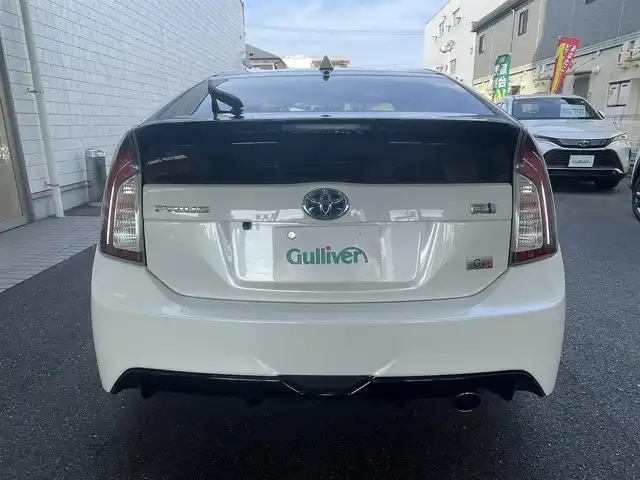 トヨタ プリウス S ツーリングセレ G’s 愛知県 2012(平24)年 14.6万km ホワイトパールクリスタルシャイン G’s専用装備/・エアロバンパー／リアガーニッシュ/・LEDイルミネーションビーム/・ブラック加飾付HIDヘッドライト/・大径マフラー/・専用チューニングサスペンション/・専用18インチAW/・レッドステッチ入ディンプル革巻きステアリング/・カーボン調シフトパネル/・レッドステッチ＆ロゴ刺繍入シート/・ロゴ入レッドパワースイッチ/・アルミペダル/社外HDDナビ〈CN-H500WD〉/DVD／Bluetooth／MS／地デジTV/バックビューカメラ/社外前後ドラレコ〈DRY-TW7500〉/スマートキー