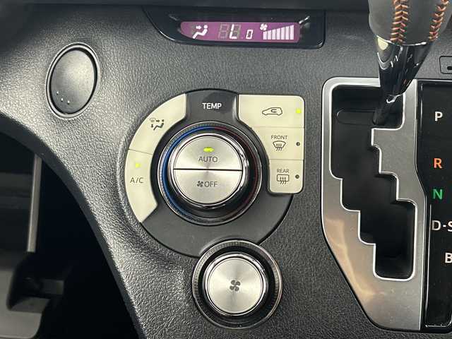 トヨタ シエンタ G クエロ 愛知県 2018(平30)年 5.1万km ブラックマイカ 純正7インチナビ（AM/FM/フルセグ/Bluetooth/CD/DVD）/バックカメラ/ETC/両側パワースライドドア/ハーフレザーシート/プリクラッシュセーフティ/レーンキープアシスト/オートハイビーム/アイドリングストップ/横滑り防止機能/ビルトインETC/スマートキー/プッシュスタート/電格ミラー/純正フロアマット/純正ホイールキャップ/ドアバイザー/オートライト/ステアリングスイッチ/革巻きステアリング/フロントフォグ