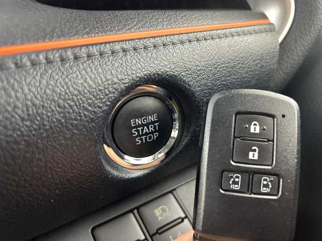 トヨタ シエンタ G クエロ 愛知県 2018(平30)年 5.1万km ブラックマイカ 純正7インチナビ（AM/FM/フルセグ/Bluetooth/CD/DVD）/バックカメラ/ETC/両側パワースライドドア/ハーフレザーシート/プリクラッシュセーフティ/レーンキープアシスト/オートハイビーム/アイドリングストップ/横滑り防止機能/ビルトインETC/スマートキー/プッシュスタート/電格ミラー/純正フロアマット/純正ホイールキャップ/ドアバイザー/オートライト/ステアリングスイッチ/革巻きステアリング/フロントフォグ