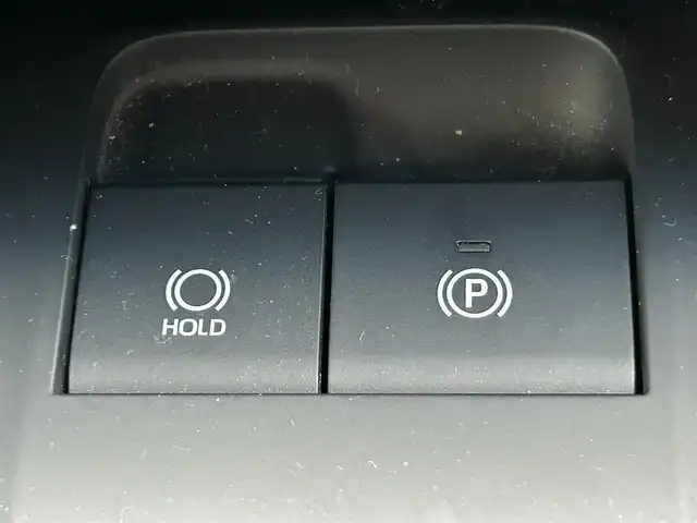 トヨタ ハリアー ハイブリッド G 静岡県 2023(令5)年 3.5万km プレシャスブラックパール 12.3インチディスプレイオーディオ/（FM/AM/フルセグTV/Bluetooth）/クルーズコントロール/スマートキー/スペアキー/プッシュスタート/ビルトインETC2.0/バックカメラ/前方ドラレコ/運転席パワーシート/運転席シートヒーター/オートライト/オートハイビーム/LEDヘッドライト/前後コーナーセンサー/純正18AW