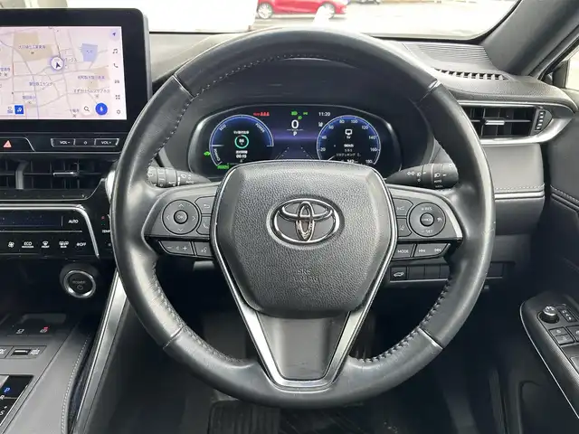 トヨタ ハリアー ハイブリッド G 静岡県 2023(令5)年 3.5万km プレシャスブラックパール 12.3インチディスプレイオーディオ/（FM/AM/フルセグTV/Bluetooth）/クルーズコントロール/スマートキー/スペアキー/プッシュスタート/ビルトインETC2.0/バックカメラ/前方ドラレコ/運転席パワーシート/運転席シートヒーター/オートライト/オートハイビーム/LEDヘッドライト/前後コーナーセンサー/純正18AW