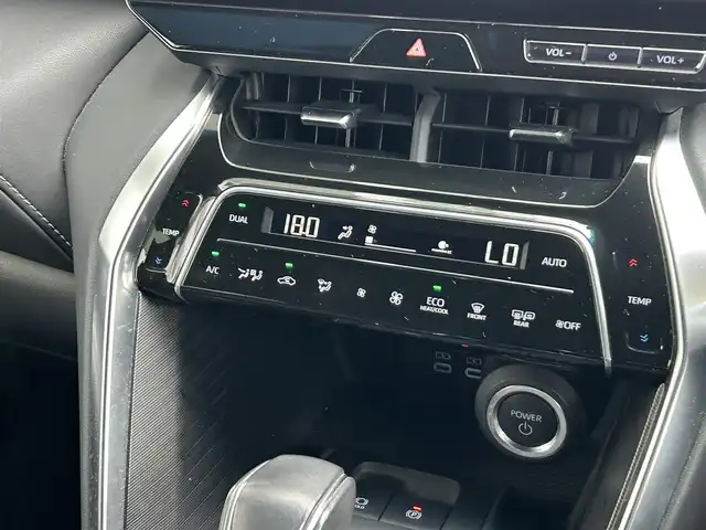 トヨタ ハリアー ハイブリッド G 静岡県 2023(令5)年 3.5万km プレシャスブラックパール 12.3インチディスプレイオーディオ/（FM/AM/フルセグTV/Bluetooth）/クルーズコントロール/スマートキー/スペアキー/プッシュスタート/ビルトインETC2.0/バックカメラ/前方ドラレコ/運転席パワーシート/運転席シートヒーター/オートライト/オートハイビーム/LEDヘッドライト/前後コーナーセンサー/純正18AW