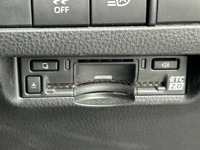 トヨタ ハリアー ハイブリッド G 静岡県 2023(令5)年 3.5万km プレシャスブラックパール 12.3インチディスプレイオーディオ/（FM/AM/フルセグTV/Bluetooth）/クルーズコントロール/スマートキー/スペアキー/プッシュスタート/ビルトインETC2.0/バックカメラ/前方ドラレコ/運転席パワーシート/運転席シートヒーター/オートライト/オートハイビーム/LEDヘッドライト/前後コーナーセンサー/純正18AW