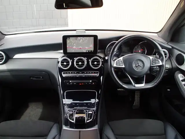 メルセデス・ベンツ ＧＬＣ２２０ d 4マチックスポーツ 埼玉県 2019(平31)年 4.7万km ダイヤモンドホワイト ブラックハーフレザーシート/アダプティブクルーズコントロール/レーダーセーフティパッケージ/ヘッドアップディスプレイ/パークセンサー/ブラインドスポットモニター/全周囲カメラ/純正ナビ/ETC/フルセグTV/シートヒーター/シートポジションメモリー機能/Bluetooth