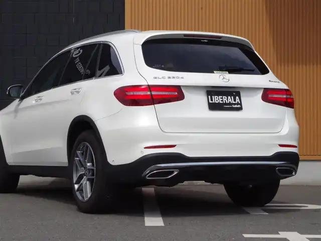 メルセデス・ベンツ ＧＬＣ２２０ d 4マチックスポーツ 埼玉県 2019(平31)年 4.7万km ダイヤモンドホワイト ブラックハーフレザーシート/アダプティブクルーズコントロール/レーダーセーフティパッケージ/ヘッドアップディスプレイ/パークセンサー/ブラインドスポットモニター/全周囲カメラ/純正ナビ/ETC/フルセグTV/シートヒーター/シートポジションメモリー機能/Bluetooth