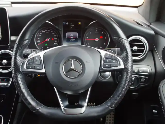 メルセデス・ベンツ ＧＬＣ２２０ d 4マチックスポーツ 埼玉県 2019(平31)年 4.7万km ダイヤモンドホワイト ブラックハーフレザーシート/アダプティブクルーズコントロール/レーダーセーフティパッケージ/ヘッドアップディスプレイ/パークセンサー/ブラインドスポットモニター/全周囲カメラ/純正ナビ/ETC/フルセグTV/シートヒーター/シートポジションメモリー機能/Bluetooth