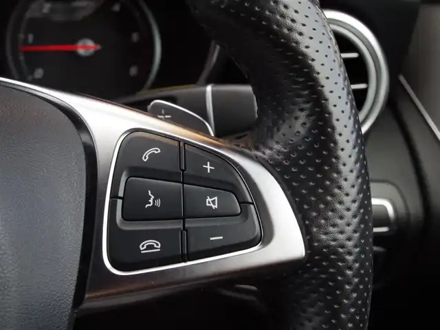 メルセデス・ベンツ ＧＬＣ２２０ d 4マチックスポーツ 埼玉県 2019(平31)年 4.7万km ダイヤモンドホワイト ブラックハーフレザーシート/アダプティブクルーズコントロール/レーダーセーフティパッケージ/ヘッドアップディスプレイ/パークセンサー/ブラインドスポットモニター/全周囲カメラ/純正ナビ/ETC/フルセグTV/シートヒーター/シートポジションメモリー機能/Bluetooth