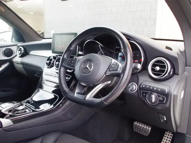 メルセデス・ベンツ ＧＬＣ２２０ d 4マチックスポーツ 埼玉県 2019(平31)年 4.7万km ダイヤモンドホワイト ブラックハーフレザーシート/アダプティブクルーズコントロール/レーダーセーフティパッケージ/ヘッドアップディスプレイ/パークセンサー/ブラインドスポットモニター/全周囲カメラ/純正ナビ/ETC/フルセグTV/シートヒーター/シートポジションメモリー機能/Bluetooth