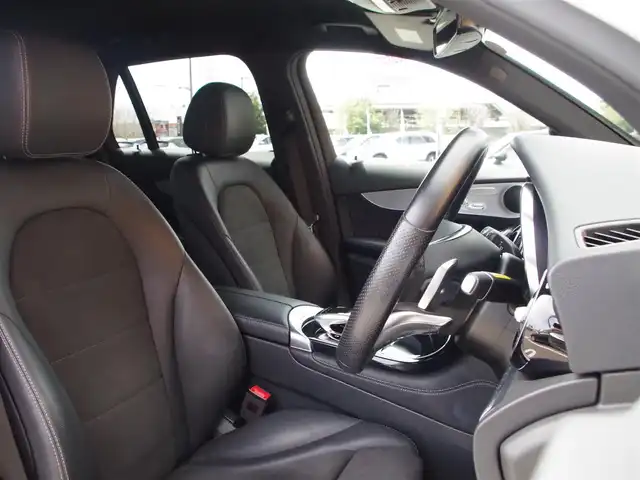 メルセデス・ベンツ ＧＬＣ２２０ d 4マチックスポーツ 埼玉県 2019(平31)年 4.7万km ダイヤモンドホワイト ブラックハーフレザーシート/アダプティブクルーズコントロール/レーダーセーフティパッケージ/ヘッドアップディスプレイ/パークセンサー/ブラインドスポットモニター/全周囲カメラ/純正ナビ/ETC/フルセグTV/シートヒーター/シートポジションメモリー機能/Bluetooth