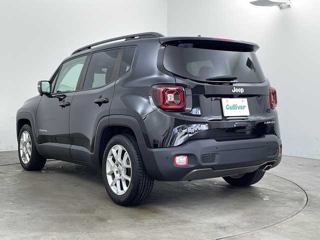 クライスラー・ジープ ジープ レネゲード リミテッド 兵庫県 2020(令2)年 3.2万km 黒 ・純正ナビ/・Bluetooth/フルセグテレビ/AUX/AM/FM/・バックカメラ/・前面衝突警報/・ブラインドスポットモニター/・車線逸脱警報システム/・横滑り防止装置/・レーダークルーズコントロール/・アイドリングストップ/・後方コーナーセンサー/・前席パワーシート/・前席シートヒーター/・ステアリングヒーター/・ステアリングスイッチ/・レザーシート/・電動パーキングブレーキ/・防眩ミラー/・ヘッドライトレベライザー/・オートマチックハイビーム/・LEDオートライト/・フォグランプ/・純正17インチアルミホイール/・ビルドインETC2.0/・W＋サイドエアバッグ/・エンジンスタートボタン/・スマートキー/・スペアキー/・保証書/・取扱説明書
