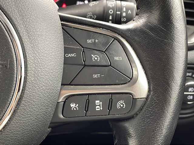 クライスラー・ジープ ジープ レネゲード リミテッド 兵庫県 2020(令2)年 3.2万km 黒 ・純正ナビ/・Bluetooth/フルセグテレビ/AUX/AM/FM/・バックカメラ/・前面衝突警報/・ブラインドスポットモニター/・車線逸脱警報システム/・横滑り防止装置/・レーダークルーズコントロール/・アイドリングストップ/・後方コーナーセンサー/・前席パワーシート/・前席シートヒーター/・ステアリングヒーター/・ステアリングスイッチ/・レザーシート/・電動パーキングブレーキ/・防眩ミラー/・ヘッドライトレベライザー/・オートマチックハイビーム/・LEDオートライト/・フォグランプ/・純正17インチアルミホイール/・ビルドインETC2.0/・W＋サイドエアバッグ/・エンジンスタートボタン/・スマートキー/・スペアキー/・保証書/・取扱説明書
