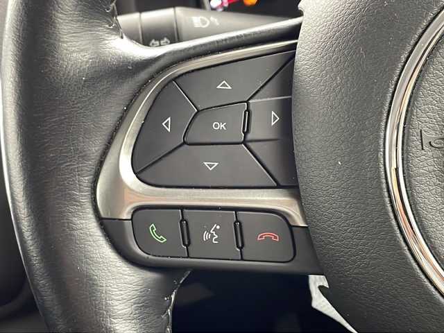 クライスラー・ジープ ジープ レネゲード リミテッド 兵庫県 2020(令2)年 3.2万km 黒 ・純正ナビ/・Bluetooth/フルセグテレビ/AUX/AM/FM/・バックカメラ/・前面衝突警報/・ブラインドスポットモニター/・車線逸脱警報システム/・横滑り防止装置/・レーダークルーズコントロール/・アイドリングストップ/・後方コーナーセンサー/・前席パワーシート/・前席シートヒーター/・ステアリングヒーター/・ステアリングスイッチ/・レザーシート/・電動パーキングブレーキ/・防眩ミラー/・ヘッドライトレベライザー/・オートマチックハイビーム/・LEDオートライト/・フォグランプ/・純正17インチアルミホイール/・ビルドインETC2.0/・W＋サイドエアバッグ/・エンジンスタートボタン/・スマートキー/・スペアキー/・保証書/・取扱説明書