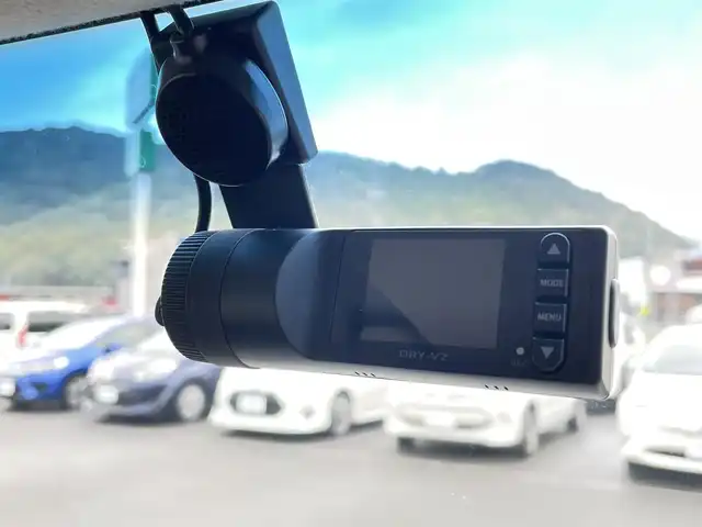 ホンダ Ｎ ＢＯＸ カスタム G SSパッケージ 愛媛県 2013(平25)年 8.1万km プレミアムホワイトパール 社外ナビ(CN-RE03D)/・Bluetooth/・CD/DVD/フルセグTV/後席モニター(ALPINE パッケージ-M900SC)/バックカメラ/両側パワースライドドア/ETC/前方ドライブレコーダー/社外フロアマット/純正14インチAW/オートライト/オートマチックハイビーム/LEDヘッドライト/ステアリングスイッチ/ドアバイザー