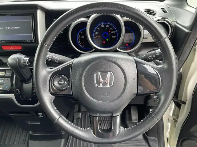 ホンダ Ｎ ＢＯＸ カスタム G SSパッケージ 愛媛県 2013(平25)年 8.1万km プレミアムホワイトパール 社外ナビ(CN-RE03D)/・Bluetooth/・CD/DVD/フルセグTV/後席モニター(ALPINE パッケージ-M900SC)/バックカメラ/両側パワースライドドア/ETC/前方ドライブレコーダー/社外フロアマット/純正14インチAW/オートライト/オートマチックハイビーム/LEDヘッドライト/ステアリングスイッチ/ドアバイザー