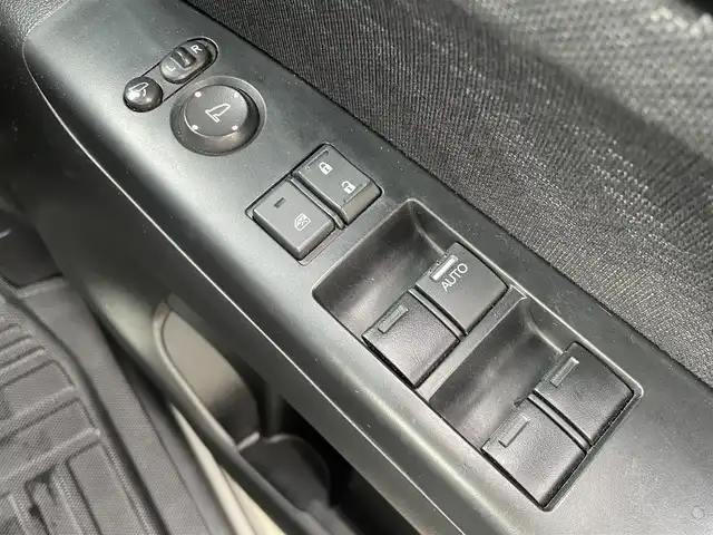ホンダ Ｎ ＢＯＸ カスタム G SSパッケージ 愛媛県 2013(平25)年 8.1万km プレミアムホワイトパール 社外ナビ(CN-RE03D)/・Bluetooth/・CD/DVD/フルセグTV/後席モニター(ALPINE パッケージ-M900SC)/バックカメラ/両側パワースライドドア/ETC/前方ドライブレコーダー/社外フロアマット/純正14インチAW/オートライト/オートマチックハイビーム/LEDヘッドライト/ステアリングスイッチ/ドアバイザー