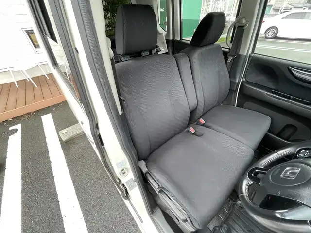 ホンダ Ｎ ＢＯＸ カスタム G SSパッケージ 愛媛県 2013(平25)年 8.1万km プレミアムホワイトパール 社外ナビ(CN-RE03D)/・Bluetooth/・CD/DVD/フルセグTV/後席モニター(ALPINE パッケージ-M900SC)/バックカメラ/両側パワースライドドア/ETC/前方ドライブレコーダー/社外フロアマット/純正14インチAW/オートライト/オートマチックハイビーム/LEDヘッドライト/ステアリングスイッチ/ドアバイザー