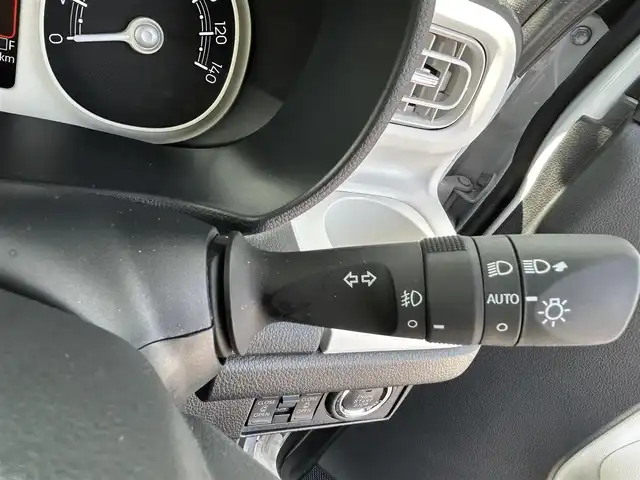 ダイハツ ムーヴ キャンバス ストライプス G 香川県 2023(令5)年 0.1千km シャイニングホワイトパール/サンドベージュメタリック 登録済み未使用車/両側パワースライドドア/シートヒーター/フルファブリックシート/スマートアシストII/→衝突回避支援ブレーキ機能/→LKC（レーンキープコントロール）/→コーナーセンサー（前後）/→車線逸脱警報機能/→ブレーキ制御付き誤発進抑制機能（前後）/→ふらつき警報/→先行車発進おしらせ機能/LEDオートライト/LDEフォグランプ/ステアリングスイッチ/オートホールド機能/電動格納ミラー/ホっとカップホルダー（保温機能・前席）/スマートキー/スペアキー