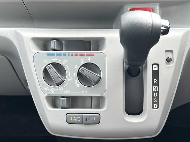 ダイハツ ミラ イース X SAⅢ 茨城県 2022(令4)年 3.4万km ブライトシルバーメタリック 社外メモリナビ【CN-B311B】/(CD・BT・ラジオ再生)/スマートアシストIII/・衝突軽減ブレーキ/・オートハイビーム/・誤発進抑制制御/・先行車発進お知らせ機能/・車線逸脱警報/ETC/オートライト/LEDヘッドライト/フロアマット/リモコンキー/取扱説明書/保証書