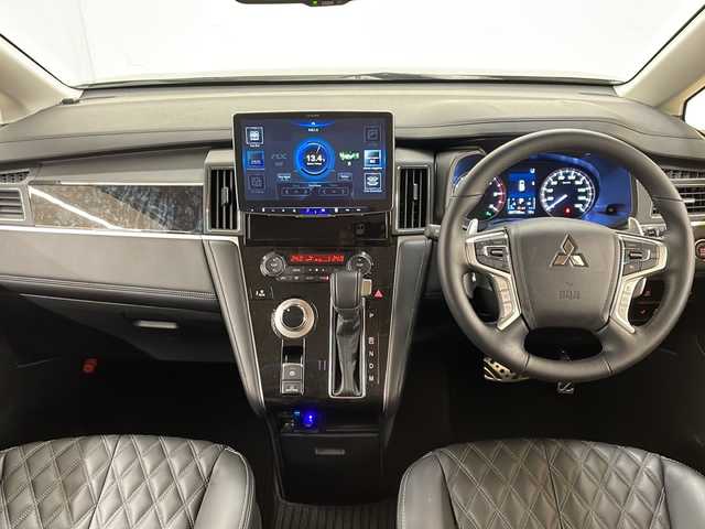 三菱 デリカＤ：５ ブラックエディション 道央・札幌 2024(令6)年 0.8万km アメジストブラック /ワンオーナー//4WD//ALPINEディスプレイオーディオ/（BT/HDMI/USB/AM/FM）//クルーズコントロール追従あり//衝突軽減ブレーキ//オートライト//パドルシフト//アイドリングストップ//ブレーキホールド//パワーバックドア//全方位モニター//バックカメラ//D席パワーシート//前席シートヒーター//ビルトインETC//フロントグリルガード//社外ドライブレコーダー//ハンドルヒーター//純正18インチAW//両側パワースライドア