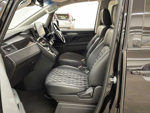 三菱 デリカＤ：５ ブラックエディション 道央・札幌 2024(令6)年 0.8万km アメジストブラック /ワンオーナー//4WD//ALPINEディスプレイオーディオ/（BT/HDMI/USB/AM/FM）//クルーズコントロール追従あり//衝突軽減ブレーキ//オートライト//パドルシフト//アイドリングストップ//ブレーキホールド//パワーバックドア//全方位モニター//バックカメラ//D席パワーシート//前席シートヒーター//ビルトインETC//フロントグリルガード//社外ドライブレコーダー//ハンドルヒーター//純正18インチAW//両側パワースライドア