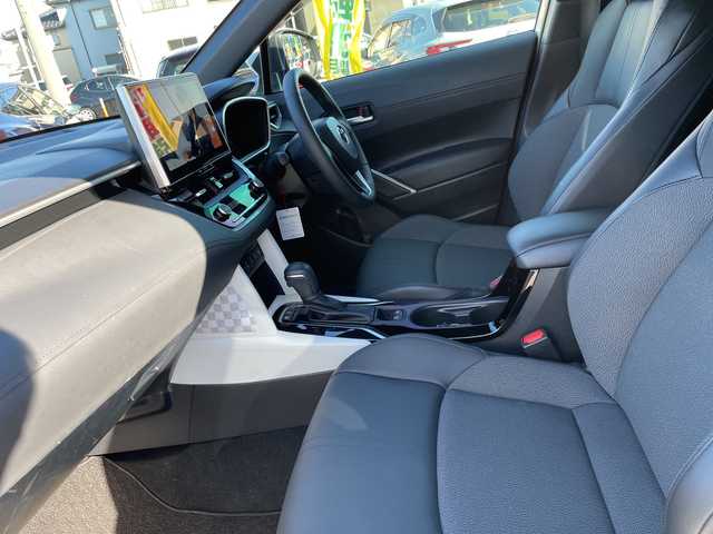 トヨタ カローラ クロス ハイブリッド Z 石川県 2024(令6)年 1.5万km パール モデリスタエアロ　純正１０．５型ナビ　フルセグＴＶ　パノラマモニター　ＬＥＤヘッドライト　ハーフレザーシート　シートヒーター　ＢＳＭ　純正アルミホイール　トヨタセーフティセンス　レーダークルーズ　ETC　スマートキー　プッシュスタート　電動ミラー　保証書