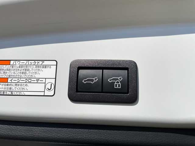 トヨタ カローラ クロス ハイブリッド Z 石川県 2024(令6)年 1.5万km パール モデリスタエアロ　純正１０．５型ナビ　フルセグＴＶ　パノラマモニター　ＬＥＤヘッドライト　ハーフレザーシート　シートヒーター　ＢＳＭ　純正アルミホイール　トヨタセーフティセンス　レーダークルーズ　ETC　スマートキー　プッシュスタート　電動ミラー　保証書