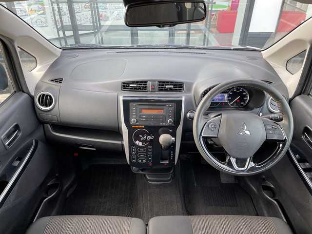 三菱 ｅＫカスタム アクティブギア 千葉県 2019(平31)年 2.2万km グレーＭⅡ 全周囲カメラ/衝突被害軽減システム/車線逸脱警報/クルーズコントロール/横滑り防止装置/ETC/アイドリングストップ/フォグランプ/オートライト/ウィンカーミラー/電動格納ミラー/純正15インチAW/シートヒーター/シートリフター/プッシュスタート/スマートキー/フロアマット/スペアキー/取扱説明書