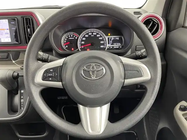 トヨタ パッソ モーダ　S 大阪府 2017(平29)年 5万km ブラックマイカメタリック/ダークエメラルドマイカ 2トーン スマートアシストII/　・衝突回避支援ブレーキ機能/　・衝突警報機能/　・車線逸脱警報機能/　・誤発進抑制制御機能/社外メモリナビ/　　CD/DVD/BT/フルセグTV/バックカメラ/LEDヘッドライト/社外14インチアルミホイール/コーナーセンサー/アイドリングストップ/スマートキー