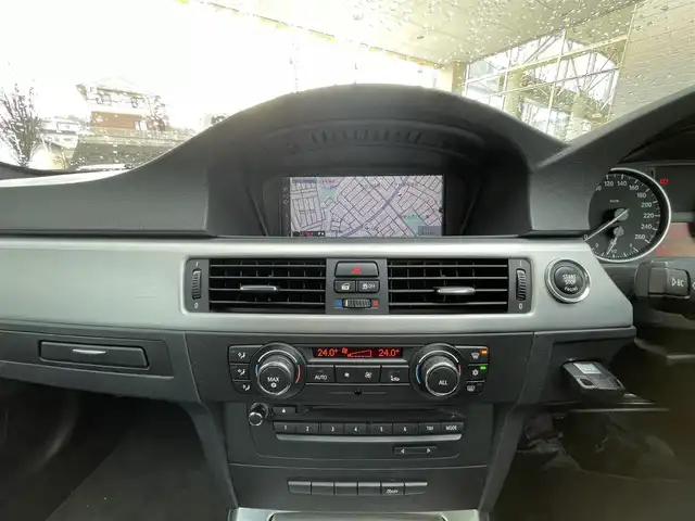 ＢＭＷ ３２０ｉ クーペ Mスポーツ 宮城県 2012(平24)年 8.2万km アルピンホワイトⅢ 純正メモリーナビ/（ＦＭ／ＡＭ／ＣＤ）/ドライブレコーダー（前方）　/アイドリングストップ　/スマートキー　/プッシュスタート　/横滑り防止装置　/電動格納ミラー