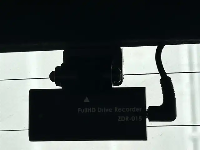トヨタ ハイラックス Z ブラックラリーエディション 福岡県 2019(令1)年 12.1万km スーパーホワイトⅡ ワンオーナー/禁煙車/社外ナビ/（BT・CD・DVD・TV)/TRD仕様/クルーズコントロール/本革ステアリング/ステアリングリモコン/前後ドライブレコーダー/PWR　HEAT/ETC/プッシュスタート/ダウンヒルアシストコントロール/センターデフロック/バックカメラ/純正フロアマット/純正アルミホイール/MTモード付きAT/ドアバイザー/スペアスマートキー×１/保証書/取扱説明書